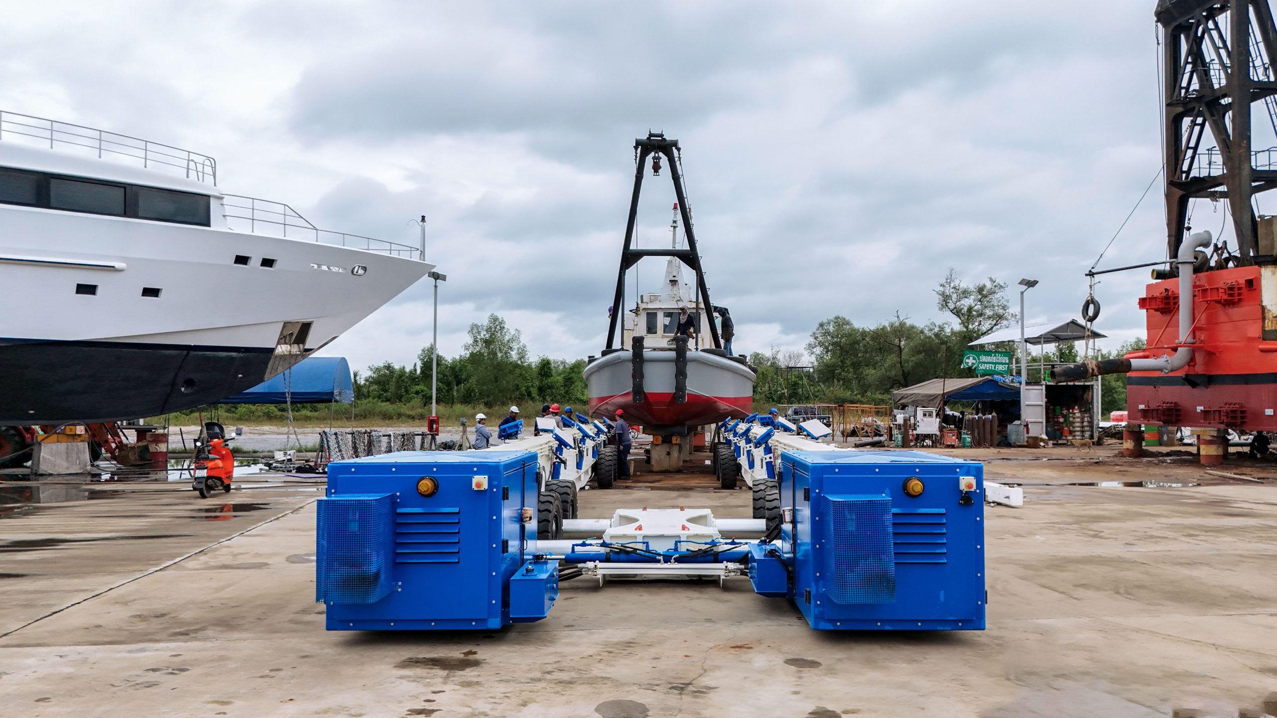 Mobile-Boat-Trailer--2-Blue-Oceanic-Shipyard-in-Phuket-Yard-services-in-Phuket-1