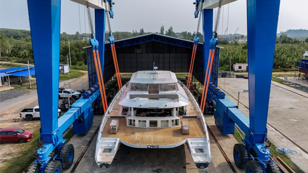 Boat-Shed-in-Phuket_Blue-Oceanic-Shipyard-in-Phuket_Yacht-services-in-Phuket_CATAMARAN-CAKE_1