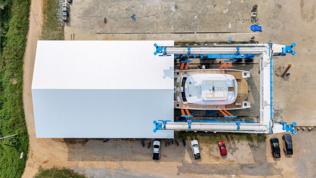 Boat-Shed-in-Phuket_Blue-Oceanic-Shipyard-in-Phuket_Yacht-services-in-Phuket_CATAMARAN-CAKE_2