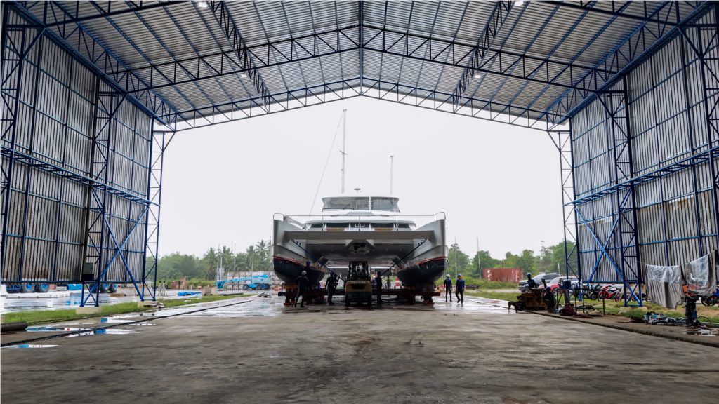 Boat-Shed-in-Phuket_Blue-Oceanic-Shipyard-in-Phuket_Yacht-services-in-Phuket_CATAMARAN-CAKE_6-