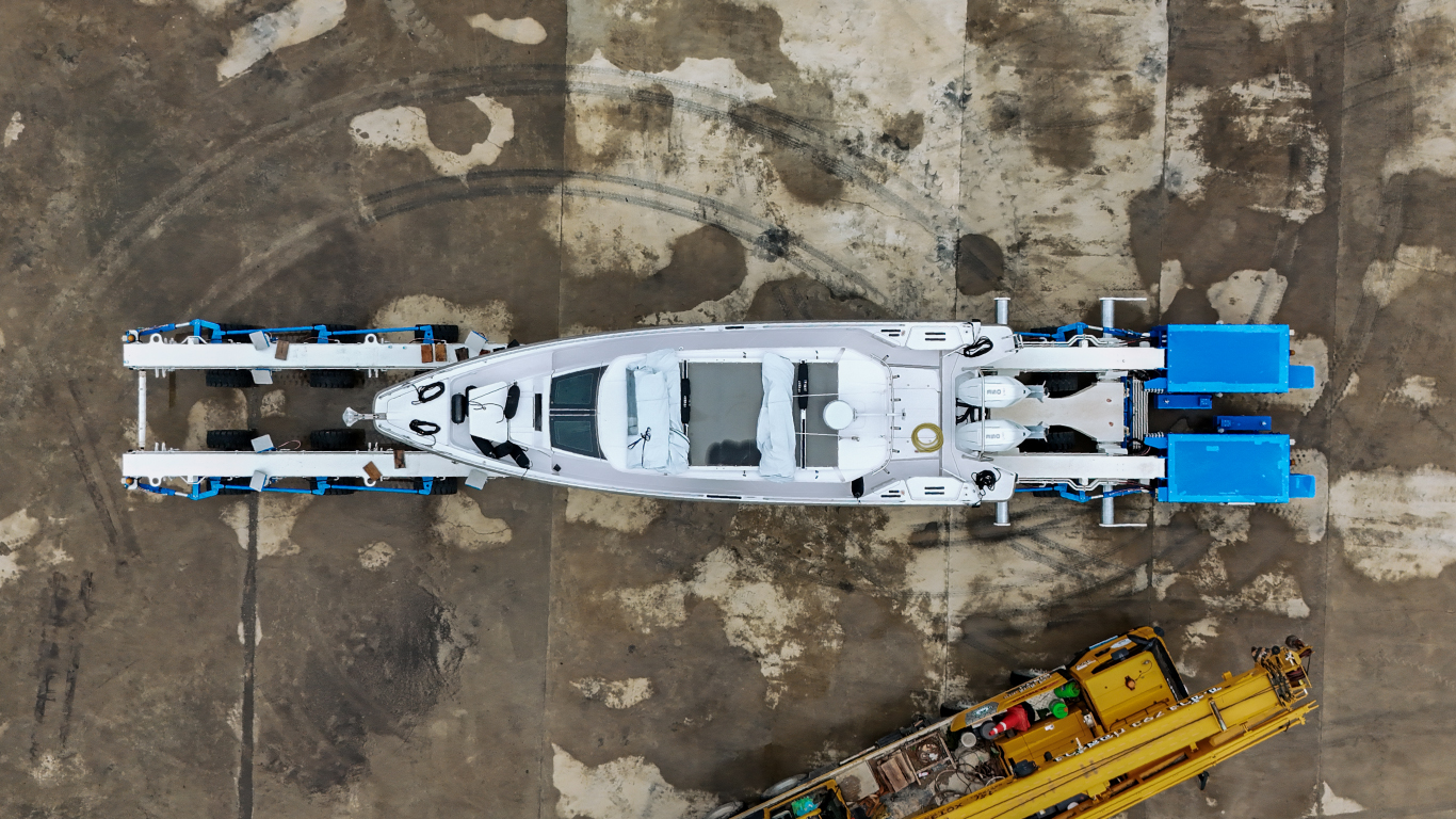 Mobile-boat-trailer_Blue-Oceanic-Shipyard-in-Phuket_Yacht-services-in-Phuket_Tender-boat_4