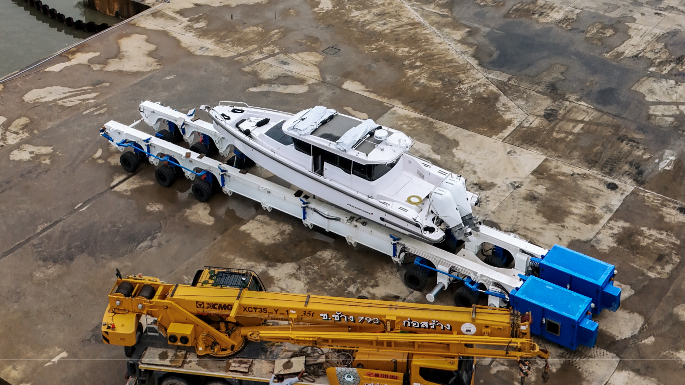 Mobile-boat-trailer_Blue-Oceanic-Shipyard-in-Phuket_Yacht-services-in-Phuket_Tender-boat_5